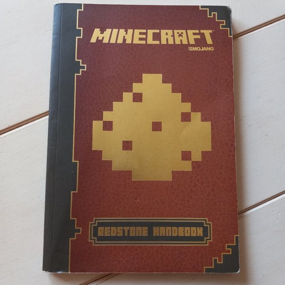 Minecraft Scholastic Handbooks Collection - Picture 2 of 10